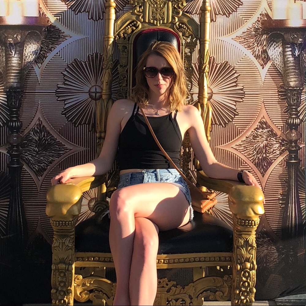 Meet your Posher, Brit